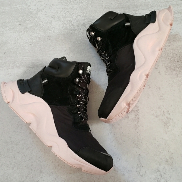 SOREL Kinetic RNEGD Conquest Waterproof Sneaker Boot Blush Pink Black Size 8 - Picture 4 of 7